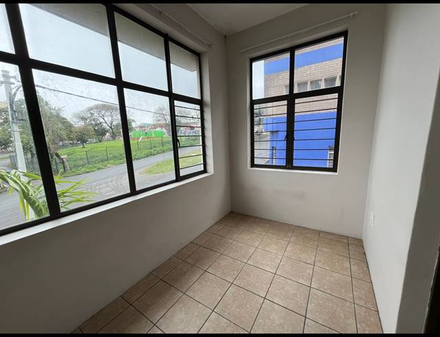 2 BEDROOM APARTMENT TO LET IN GLENWOOD